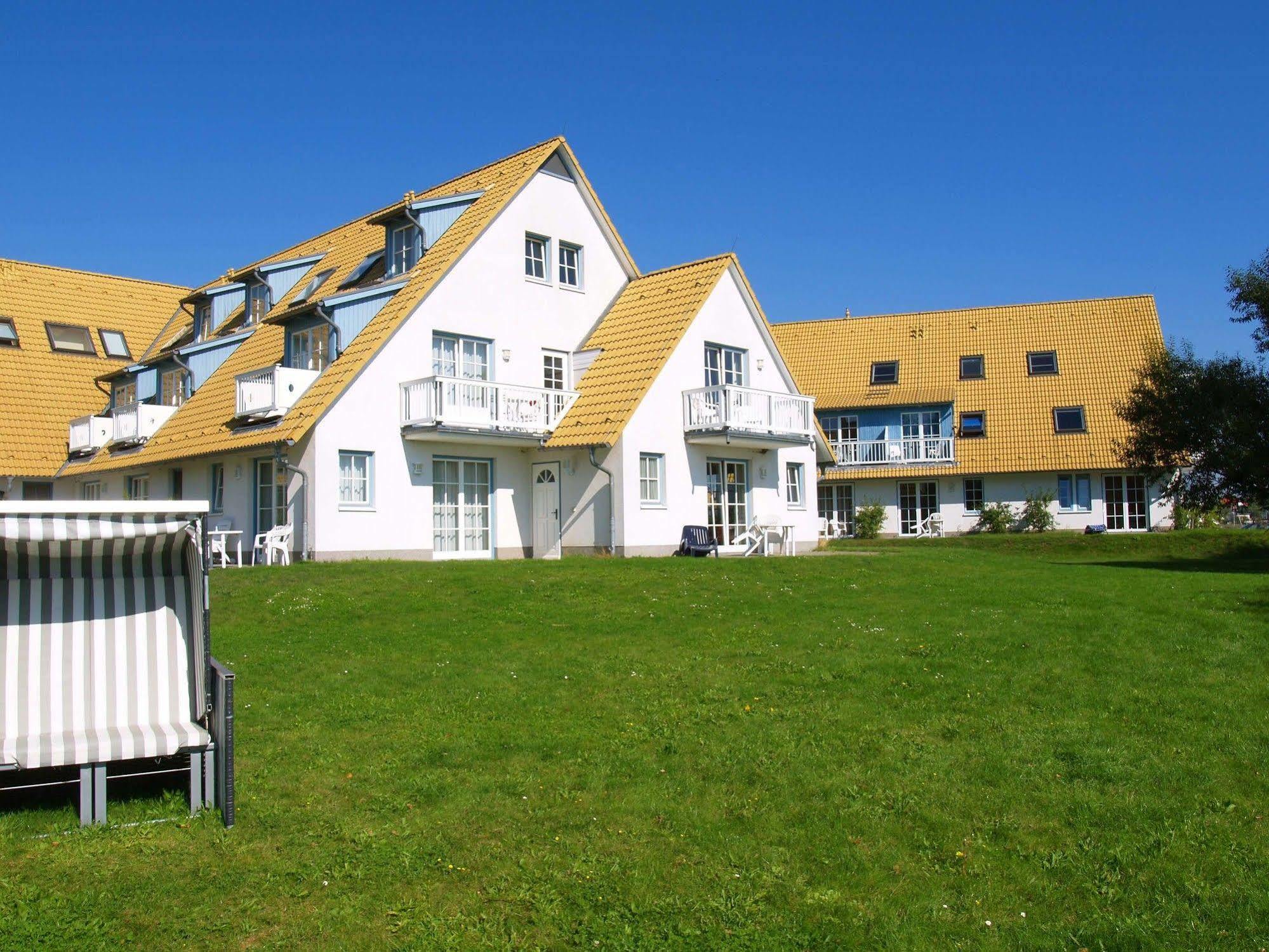 Hotel- & Ferienanlage Kapitaens-Haeuser ブレーゲ エクステリア 写真