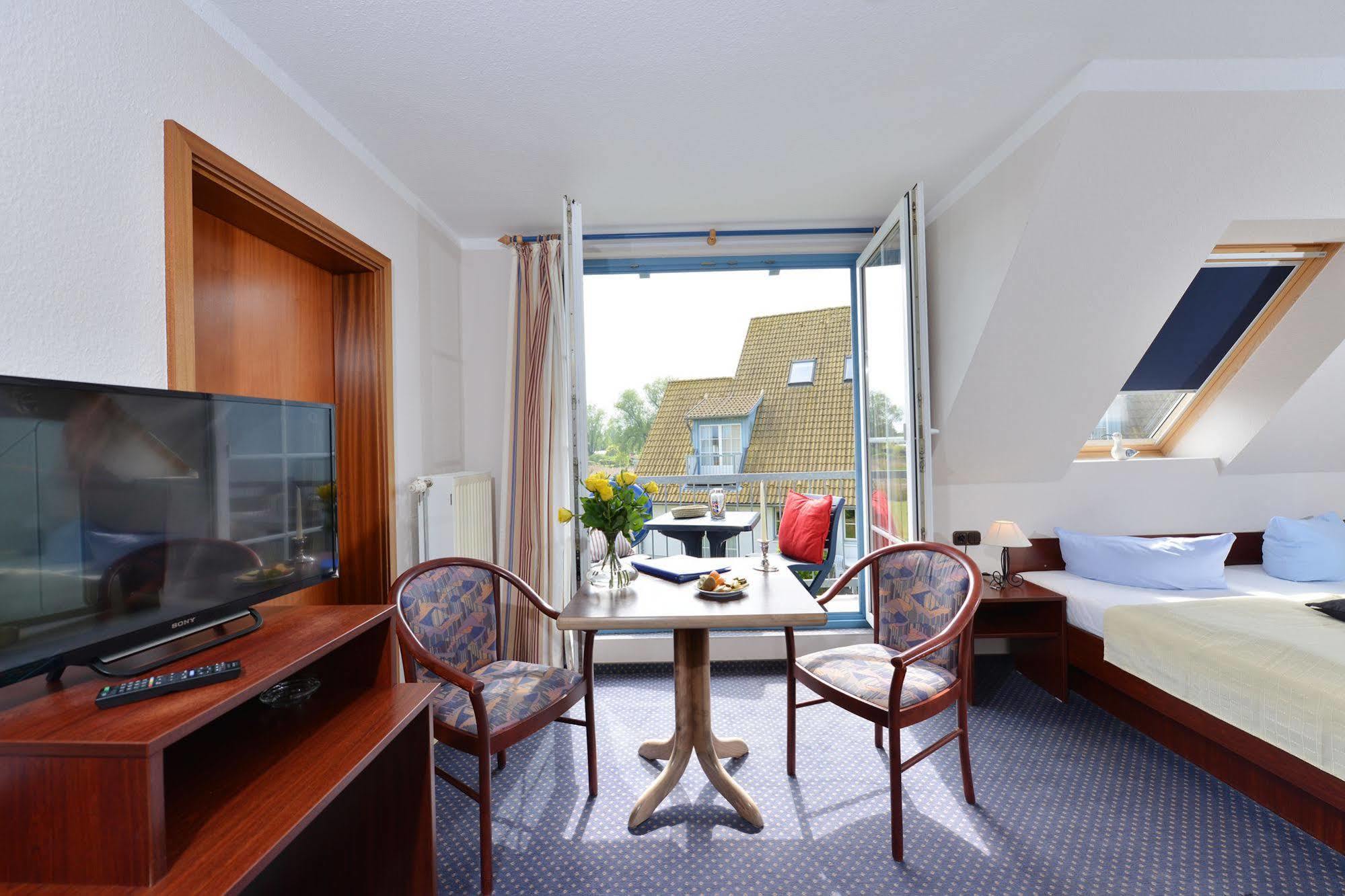 Hotel- & Ferienanlage Kapitaens-Haeuser ブレーゲ エクステリア 写真